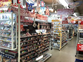 レプトン 安古市店 最新ゲームからレトロゲームの圧倒的品揃え 対戦席もあるトレカもやってます レプトン 公式